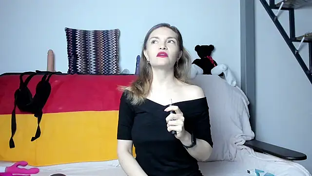 Snapshot of Katherine_Twilight chatting on 12/12/24, 03:27 Katherine Twilight online show from 12/12/24, 03:27