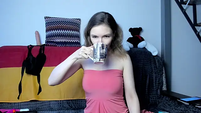 Snapshot of Katherine_Twilight chatting on 12/14/24, 07:18 Katherine Twilight online show from 12/14/24, 07:18