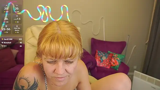 BellaLaPetit online show from 10/28/25, 02:15