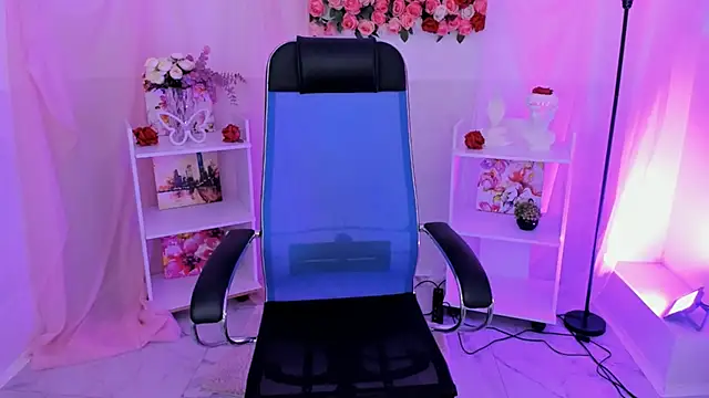 AuroraWrenfield online show from 10/27/25, 10:19