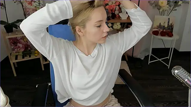 AuroraWrenfield online show from 01/06/26, 12:36