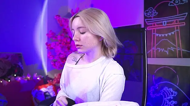 AuroraWrenfield online show from 03/24/26, 02:27