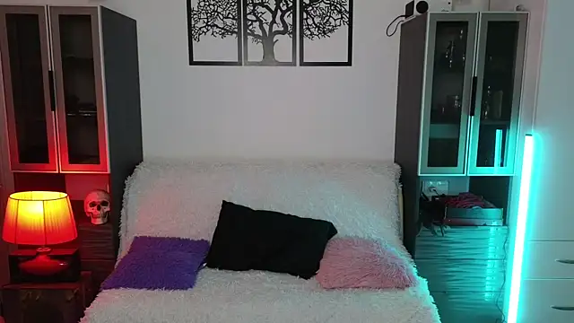 Snapshot of Lila_West chatting on 12/08/24, 04:18 Lila West online show from 12/08/24, 04:18