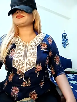 alexa cam44 online show from 04/17/26, 08:12