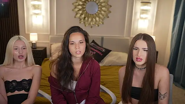 Snapshot of Goldie_Flame chatting on 09/24/25, 07:28 Goldie Flame online show from 09/24/25, 07:28