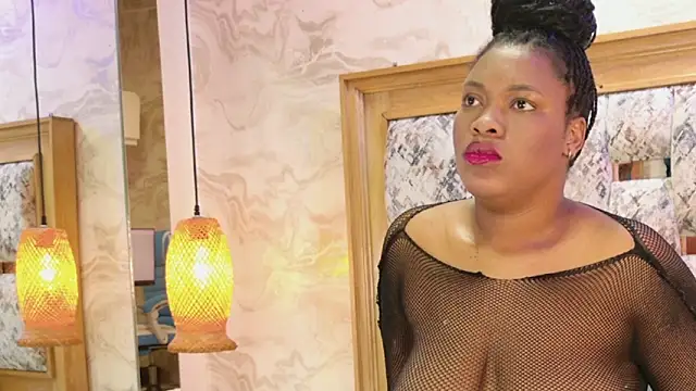 Snapshot of ZOLEY_WATSON chatting on 09/27/25, 03:00 ZOLEY WATSON online show from 09/27/25, 03:00