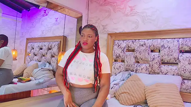 Snapshot of ZOLEY_WATSON chatting on 11/28/25, 03:09 ZOLEY WATSON online show from 11/28/25, 03:09