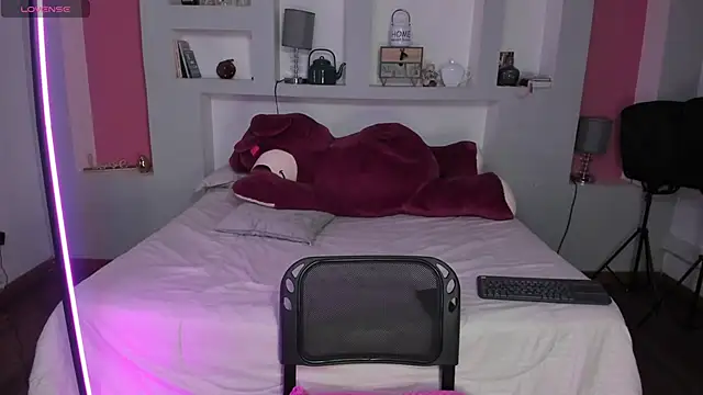 Camila Rivers online show from 04/16/26, 12:28