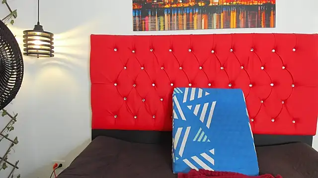 carolinacrus01 online show from 10/22/25, 03:34