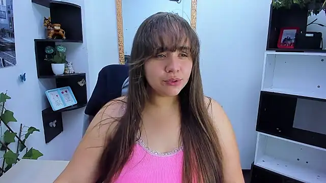 LucyOwen 18 online show from 01/11/26, 03:00