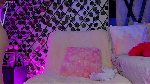 isabel jaames online show from 10/01/25, 07:20