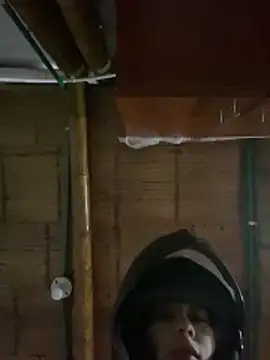 Snapshot of juliie_star chatting on 10/16/25, 12:28 juliie star online show from 10/16/25, 12:28