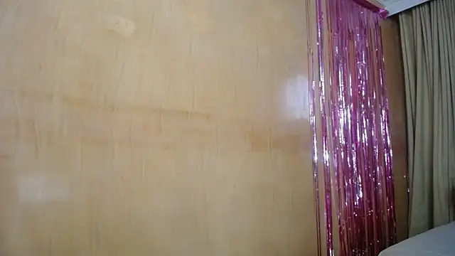 Snapshot of miss_lilieth chatting on 09/30/25, 04:12 miss lilieth online show from 09/30/25, 04:12