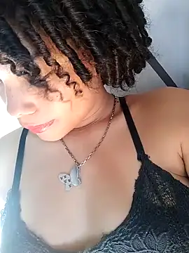 Snapshot of ChloeRaviss chatting on 11/30/25, 02:10 ChloeRaviss online show from 11/30/25, 02:10