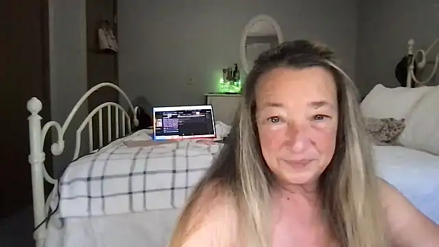 milf-Lacey online show from 10/16/25, 04:19