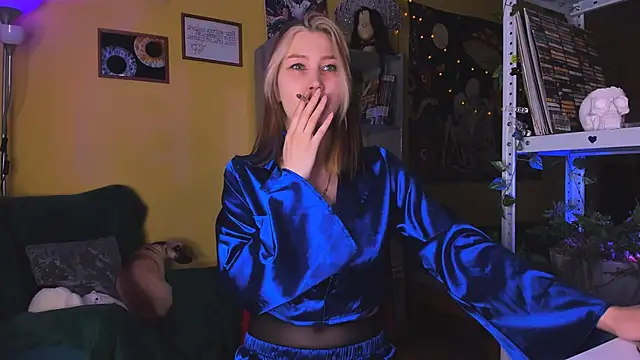 Snapshot of Nicole_matt chatting on 11/06/25, 03:40 Nicole matt online show from 11/06/25, 03:40