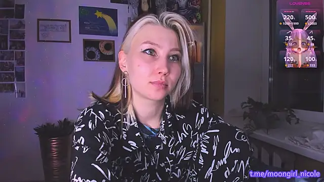 Snapshot of Nicole_matt chatting on 12/14/25, 09:08 Nicole matt online show from 12/14/25, 09:08