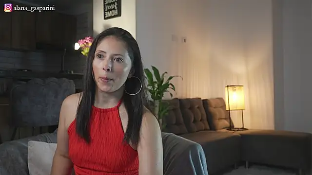 Snapshot of alana_gasparini chatting on 11/28/25, 02:25 alana gasparini online show from 11/28/25, 02:25