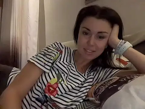 Gilin1 online show from 10/13/25, 06:52