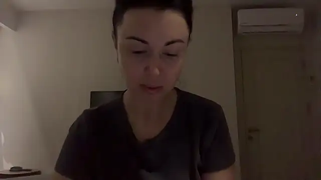 Gilin1 online show from 12/17/25, 08:48