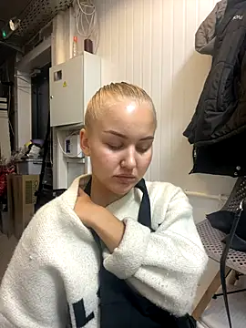 Snapshot of CandyVice chatting on 09/20/25, 04:41 CandyVice online show from 09/20/25, 04:41