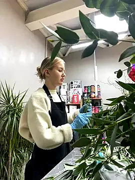 Snapshot of CandyVice chatting on 10/07/25, 06:05 CandyVice online show from 10/07/25, 06:05