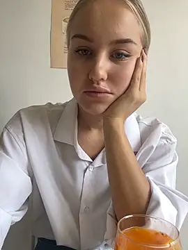 Snapshot of CandyVice chatting on 11/05/25, 07:30 CandyVice online show from 11/05/25, 07:30