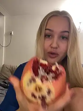 Snapshot of CandyVice chatting on 11/07/25, 04:29 CandyVice online show from 11/07/25, 04:29