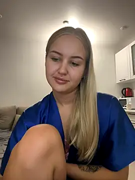 Snapshot of CandyVice chatting on 11/08/25, 04:18 CandyVice online show from 11/08/25, 04:18