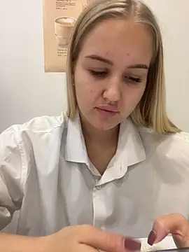 Snapshot of CandyVice chatting on 11/22/25, 05:12 CandyVice online show from 11/22/25, 05:12