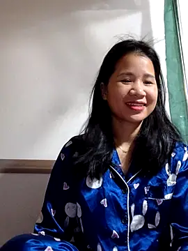 Snapshot of Maria2299 chatting on 10/25/25, 04:13 Maria2299 online show from 10/25/25, 04:13