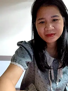 Snapshot of Maria2299 chatting on 11/17/25, 07:19 Maria2299 online show from 11/17/25, 07:19