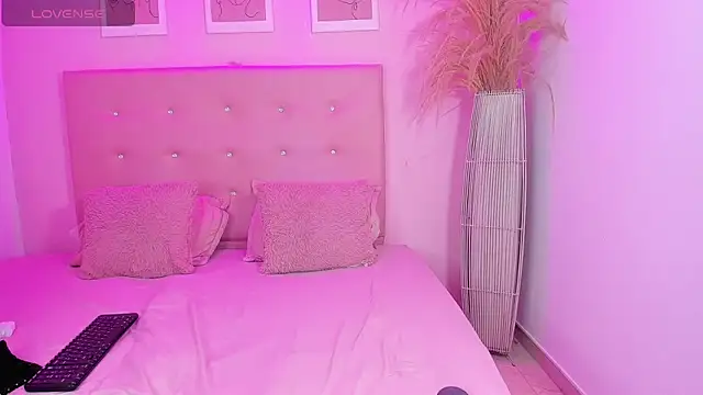 ANNIE DOLCE  online show from 02/04/26, 10:04