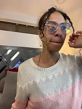 Hanna Cornee  online show from 11/12/25, 01:33