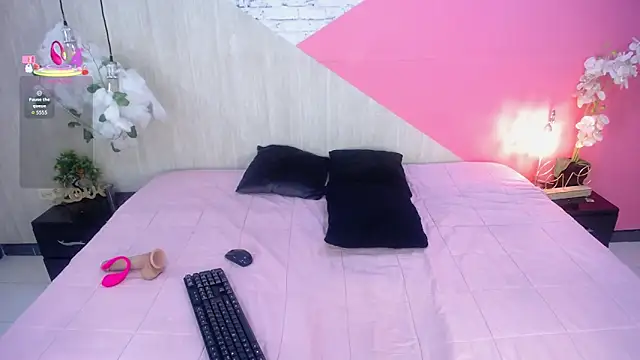 Snapshot of sophia_brunette_ chatting on 12/22/25, 11:29 sophia brunette online show from 12/22/25, 11:29