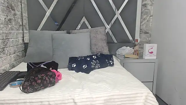 YanetRose online show from 11/14/25, 03:49