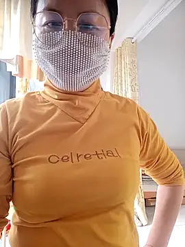 chengcheng12 online show from 12/18/25, 01:11