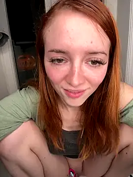 Snapshot of FayeFlame chatting on 10/27/25, 08:35 FayeFlame online show from 10/27/25, 08:35