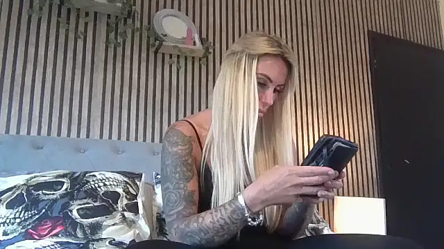 Snapshot of poppyinga1 chatting on 09/12/25, 05:35 poppyinga1 online show from 09/12/25, 05:35