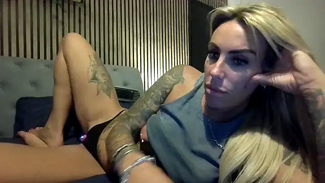 Snapshot of poppyinga1 chatting on 11/09/25, 10:19 poppyinga1 online show from 11/09/25, 10:19