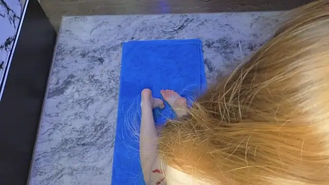 Candy Flosse online show from 10/29/25, 08:27