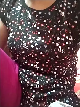 Snapshot of Prionti- chatting on 10/14/25, 03:18 Prionti- online show from 10/14/25, 03:18