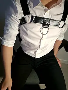 111owo111 online show from 10/06/25, 01:19