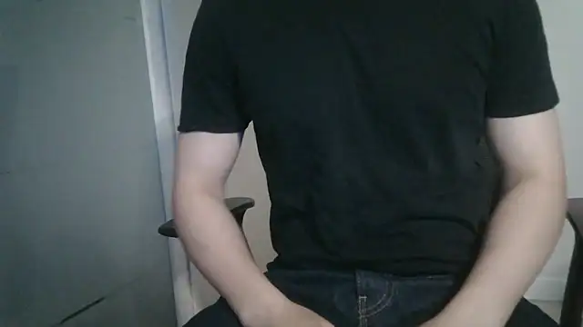 111owo111 online show from 05/17/26, 02:46