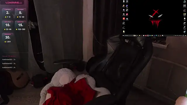 Snapshot of Melante chatting on 10/20/25, 01:39 Melante online show from 10/20/25, 01:39