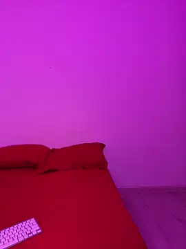 Snapshot of Mihadttraf chatting on 09/15/25, 12:54 Mihadttraf online show from 09/15/25, 12:54