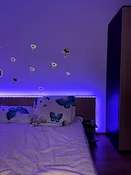 Snapshot of Mihadttraf chatting on 10/26/25, 01:28 Mihadttraf online show from 10/26/25, 01:28