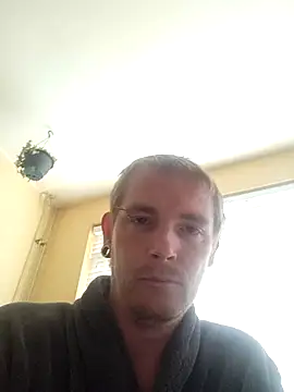 Snapshot of piercingpik chatting on 10/12/25, 11:20 piercingpik online show from 10/12/25, 11:20