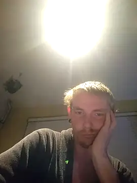 Snapshot of piercingpik chatting on 10/18/25, 05:35 piercingpik online show from 10/18/25, 05:35