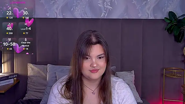 Snapshot of EmilyHyde chatting on 11/23/25, 08:30 EmilyHyde online show from 11/23/25, 08:30